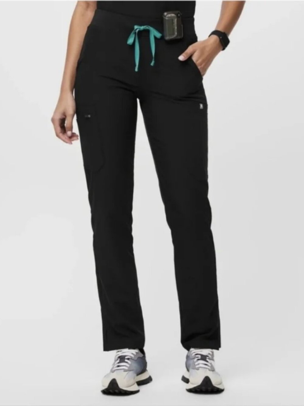 Figs Women’s Black Lined Scrub Pants - size S